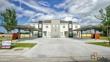 Main picture of 1021 E La Cantera Ave