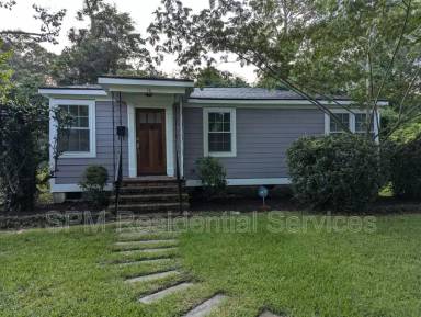 Main picture of 10 Barnard Dr
