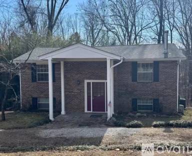 Main picture of 234 Middle Rd