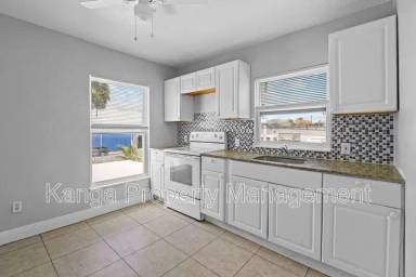 Main picture of 3721 Henry Ave