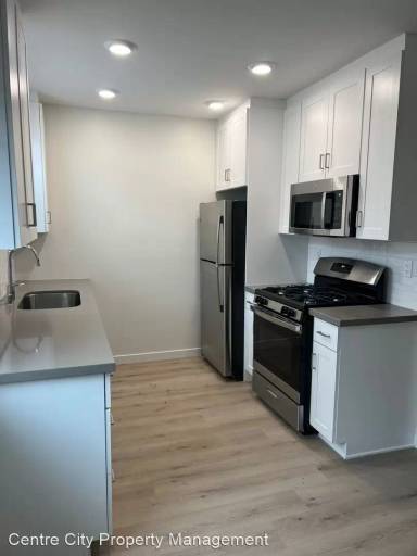 Main picture of 3650 Voltaire St
