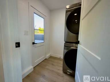 Main picture of 820 Iris Ave