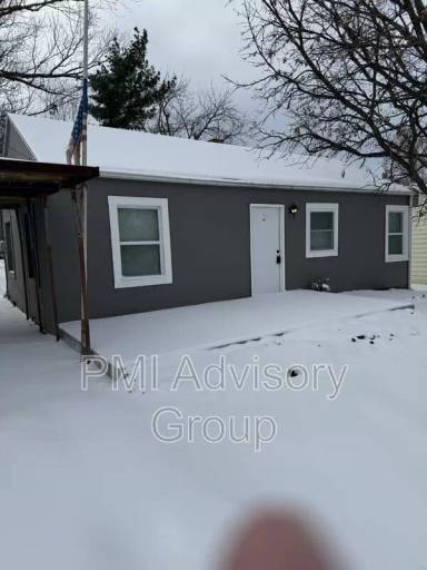 Main picture of 2703 SE Indiana Ave