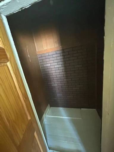 Main picture of 2818 S Franklin St