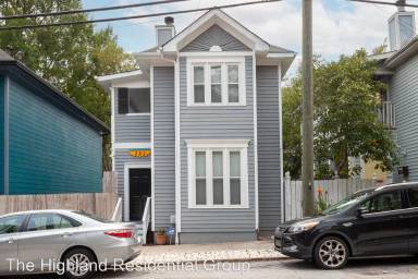 Main picture of 321 Grant St SE