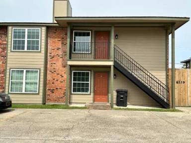 Main picture of 8219 Skysail Ave