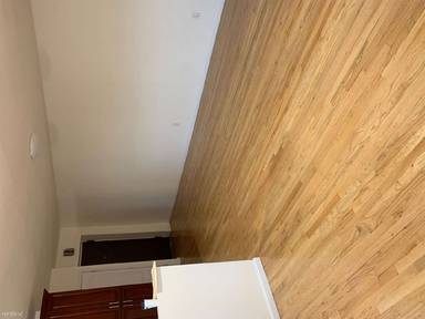 Main picture of 64 Bay 13th St
