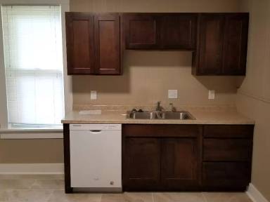 Main picture of 2131 Drexel St