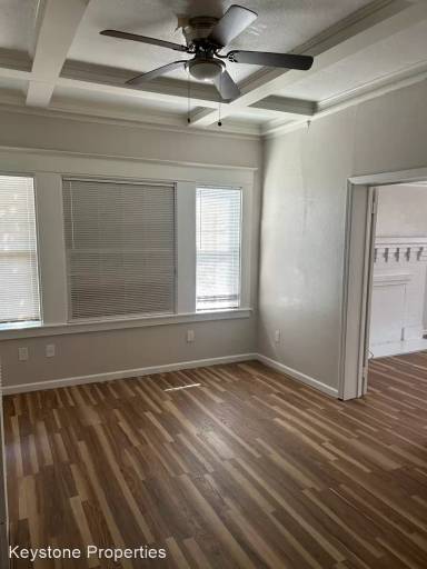 Main picture of 215 E Park St