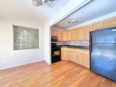 Main picture of 108 Martin Luther King Jr Pl