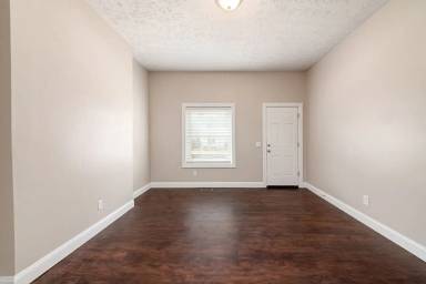 Main picture of 282 S Ohio Ave