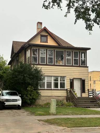 Main picture of 111 8th St S