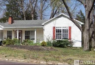 Main picture of 1501 W Ash St