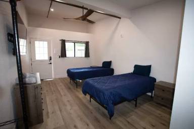 Main picture of 858 E White Mountain Blvd