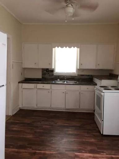 Main picture of 1120 Oakwood Ave NE