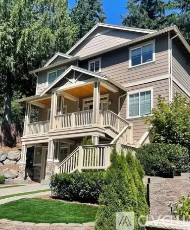 Main picture of 1310 210th Ave NE