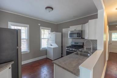 Main picture of 539 Park Ave