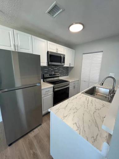 Main picture of 104 E Tiffany Dr