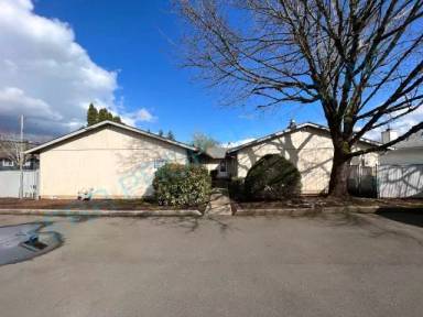 Main picture of 1724 NE 230th Ct