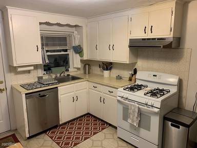 Main picture of 33 Rose Ave