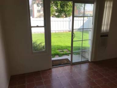 Main picture of 13738 Burbank Blvd