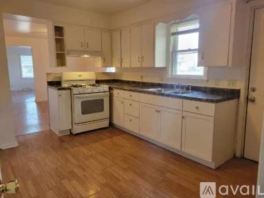 Main picture of 1110 S Webster St