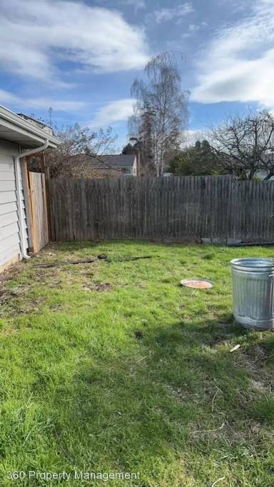Main picture of 647 SE 4th Ave