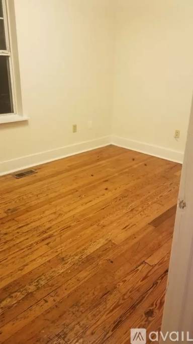 Main picture of 403 E Oldtown Rd