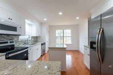 Main picture of 2813 Briarvale Ct SE