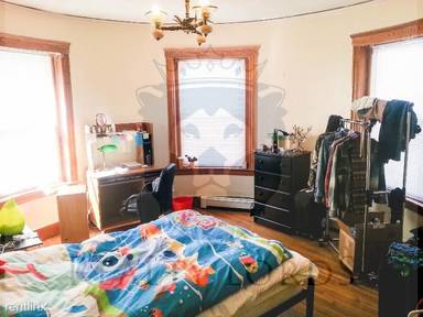 Main picture of 130 Glenville Ave