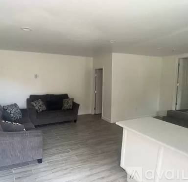 Main picture of 1278 W 35th Pl
