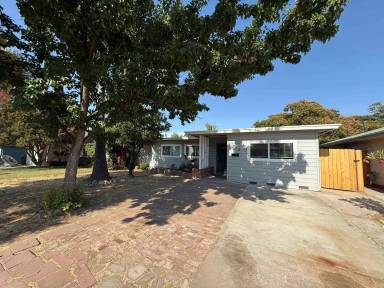Main picture of 2312 Barcelona Way
