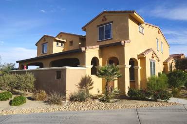 Main picture of 52463 Hawthorn Ct