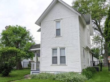 Main picture of 2208 N Court St