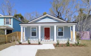 Main picture of 2153 Woodside St