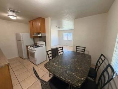 Main picture of 1153 W 20th St