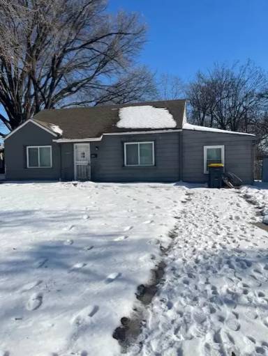 Main picture of 8005 Olive St
