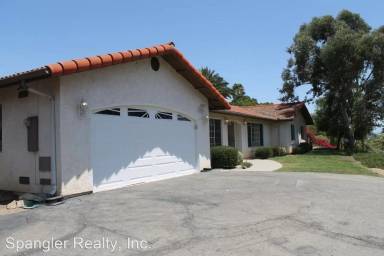 Main picture of 10389 Stonehurst Dr