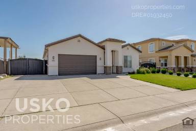 Main picture of 950 Sloboda Ave