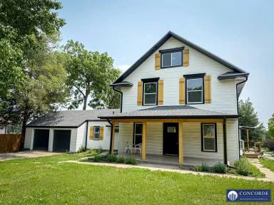 Main picture of 3210 S 48th St