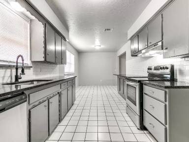 Main picture of 1800 N Mitchell Dr