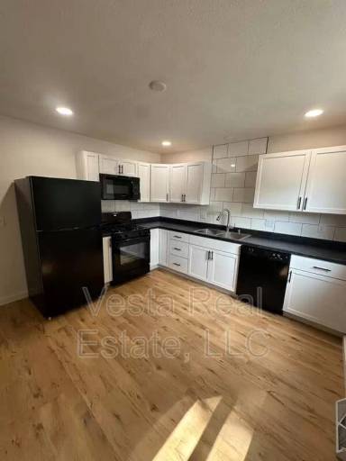 Main picture of 104 College Park Ct