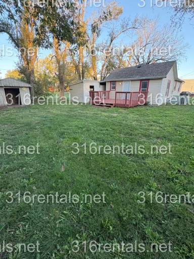 Main picture of 923 W 2nd St