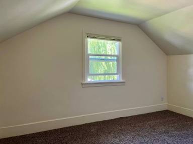 Main picture of 2315 Queen St