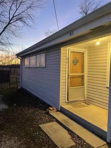 Main picture of 411 W Main St