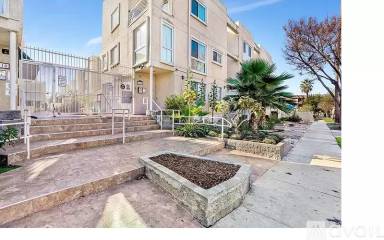 Main picture of 116 W Maple St