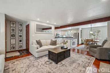 Main picture of 207 Chapel Ridge Dr