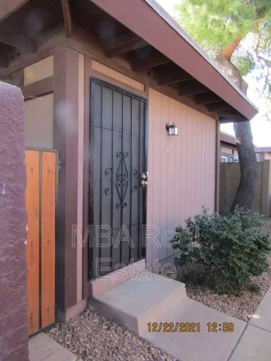 Main picture of 828 S Hacienda Dr