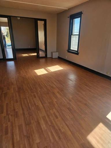 Main picture of 800 N Lake Ave