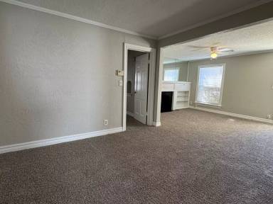 Main picture of 1715 NW Maple Ave